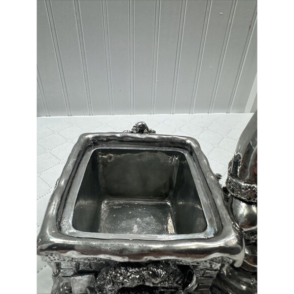 Silver Plated Santa And Chimney Candy Dish. Great Addition To Your Holiday Decor - Picture 9 of 16